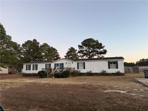 270 Meadowfield Cir, Aberdeen, NC, 28315-5700 | Card Image