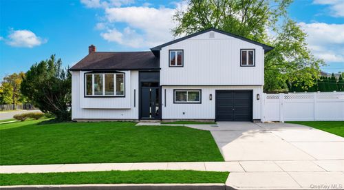 5 Skellington, Oyster Bay, NY, 11803 | Card Image