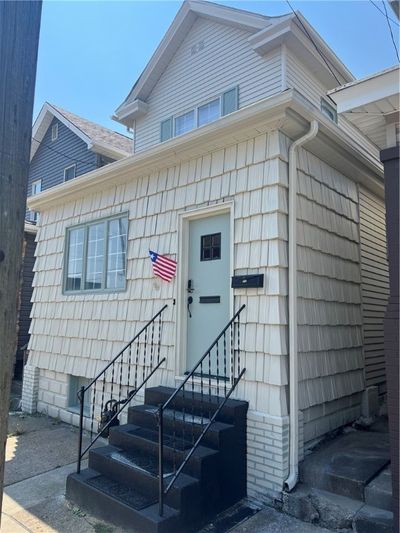 207 Mckean Ave, House other with 3 bedrooms, 1 bathrooms and null parking in Charleroi Boro PA | Image 2