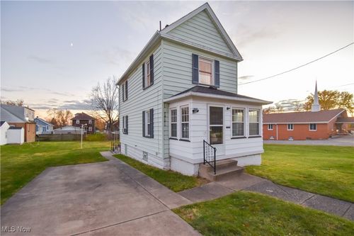 303 Whipple Avenue, Campbell, OH, 44405 | Card Image