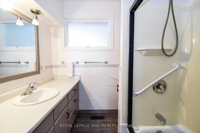13 Westmount Cres, House other with 4 bedrooms, 2 bathrooms and 3 parking in Welland ON | Image 16