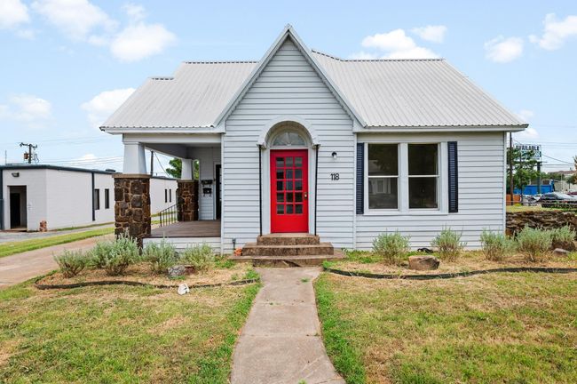 118 W Gandy St, Home with 0 bedrooms, 0 bathrooms and null parking in Denison TX | Image 4