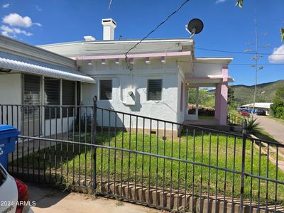 8 Navajo Trail, House other with 2 bedrooms, 1 bathrooms and null parking in Bisbee AZ | Image 2