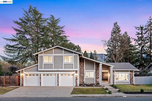 321 321 Semillon Cir, Clayton, CA, 94517 | Card Image