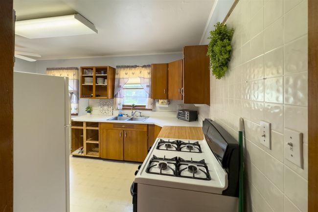 110 N Washington St, House other with 3 bedrooms, 1 bathrooms and 2 parking in Hudson IL | Image 16