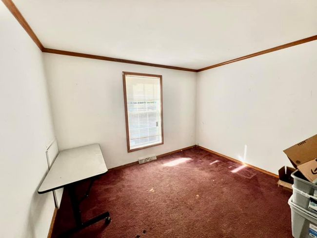 Carpeted Bedroom | Image 8