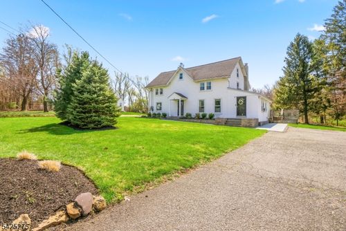 8 Morris Tpke, Randolph, NJ, 07869-1810 | Card Image