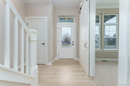 539 W Wildwood Dr, Owosso, MI, 48867-9119 | Card Image