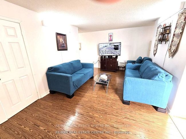303 - 30 Malta Ave, Condo with 4 bedrooms, 2 bathrooms and 1 parking in Brampton ON | Image 15