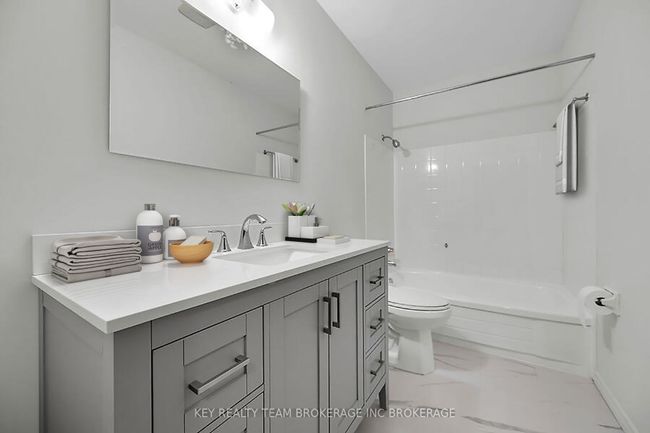 165 Limeridge Rd W, Condo with 2 bedrooms, 1 bathrooms and 1 parking in Hamilton ON | Image 31