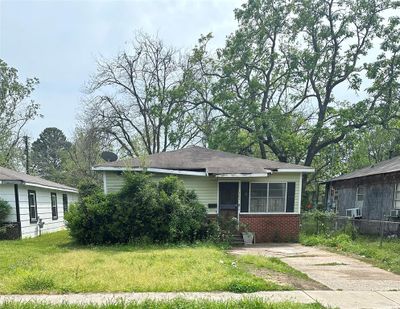 3853 Doris Street, House other with 3 bedrooms, 1 bathrooms and null parking in Shreveport LA | Image 1