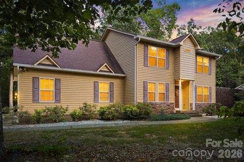 802 White Oaks Cir, Monroe, NC, 28112-7018 | Card Image