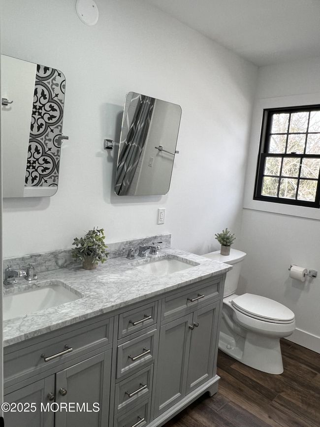 Main Hall Bathroom | Image 19