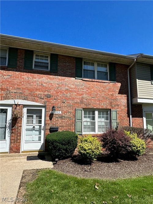d-31624 N Marginal Dr, Willowick, OH, 44095-4422 | Card Image