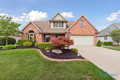 608 Park Way E, Oregon, OH, 43616-3051 | Card Image