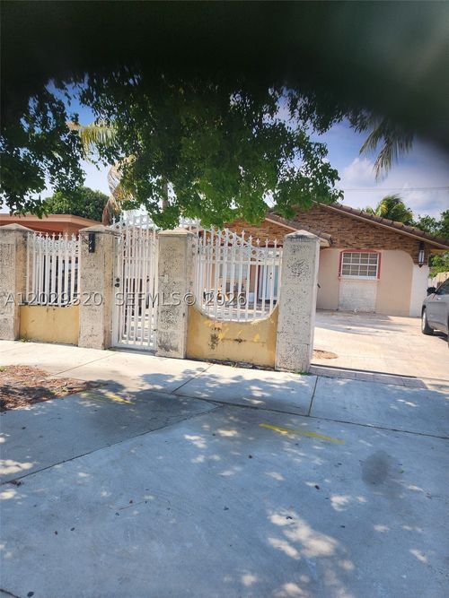 827 E 27th St, Hialeah, FL, 33013-3412 | Card Image