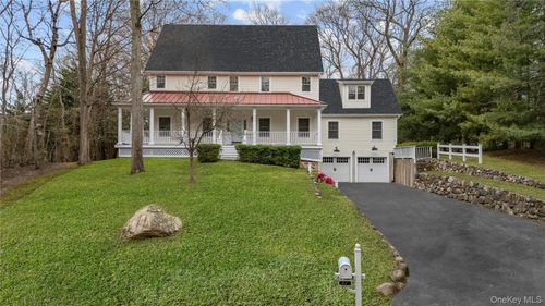 17 Nadworny Ln, Stony Brook, NY, 11790-2100 | Card Image