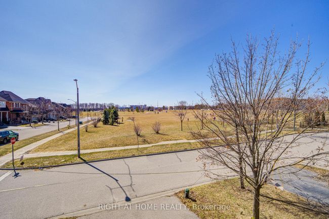 17 Mcginty Ave, House other with 4 bedrooms, 4 bathrooms and 4 parking in Ajax ON | Image 4