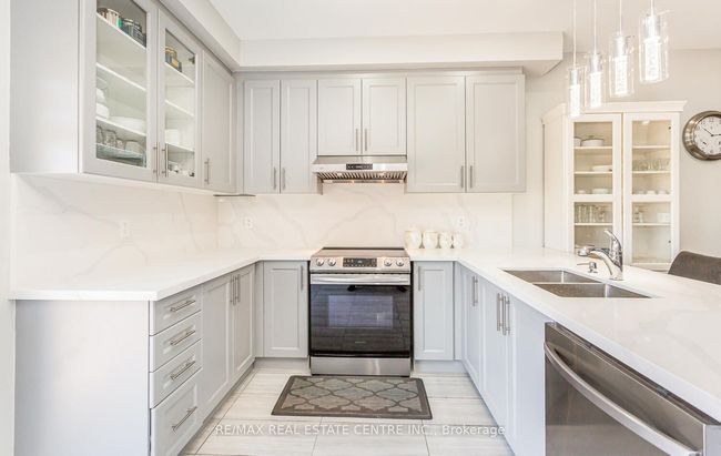 3 Dalbeattie Dr, House attached with 4 bedrooms, 3 bathrooms and 1 parking in Brampton ON | Image 17