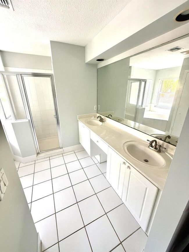 4232 Lake Tahoe Cir, House other with 3 bedrooms, 3 bathrooms and null parking in West Palm Beach FL | Image 11