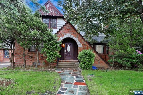 4-21 Saddle River Rd, Fair Lawn, NJ, 07410-5605 | Card Image