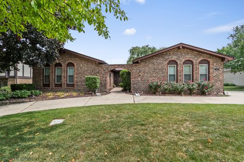 923 S Stonehedge Ln, Palatine, IL, 60067-7114 | Card Image