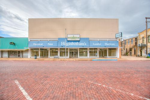 108 N 8th St, Ballinger, TX, 76821-5606 | Card Image
