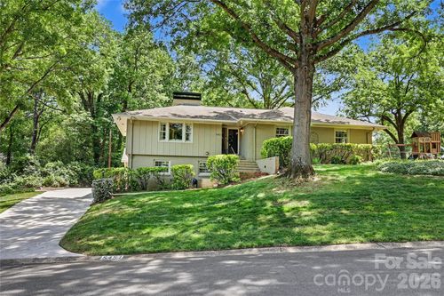 5451 Addison Dr, Charlotte, NC, 28211-4138 | Card Image