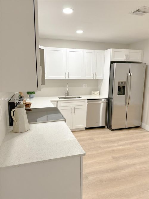 700 Nw 18th St, Fort Lauderdale, FL, 33311-4830 | Card Image