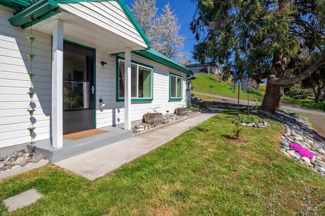 305 3 Rd St, House other with 2 bedrooms, 2 bathrooms and null parking in Juliaetta ID | Image 29