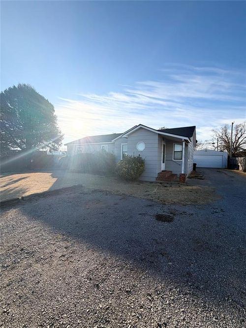 812 E North Boundary St, Sentinel, OK, 73664 | Card Image