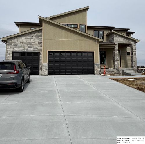 2432 S 182nd Cir, Omaha, NE, 68130-2703 | Card Image