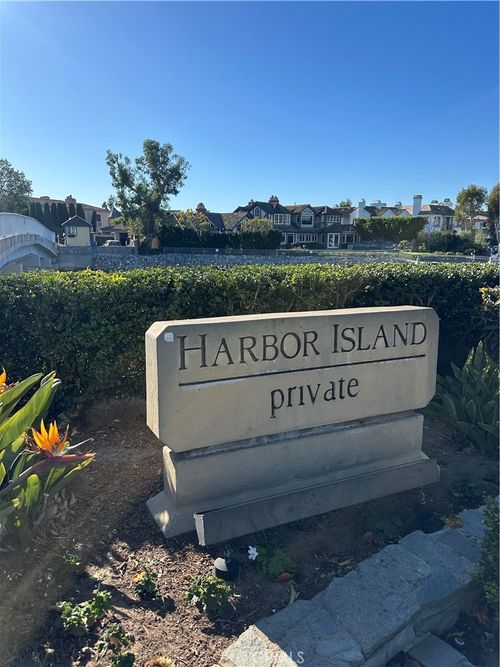 11 Harbor Island Dr, Newport Beach, CA, 92660-7225 | Card Image