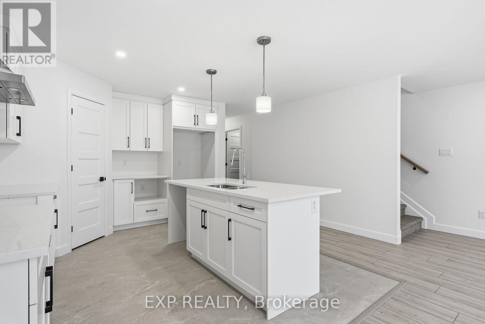 Residential in North Dundas 2