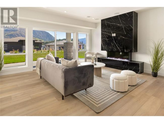 893 Loseth Dr, House other with 6 bedrooms, 4 bathrooms and 4 parking in Kelowna BC | Image 40