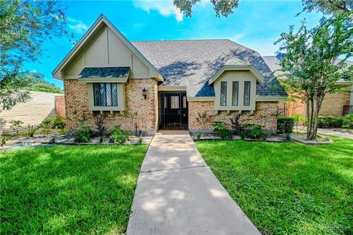 201 W Pineridge Ln, Mcallen, TX, 78503-3132 | Card Image