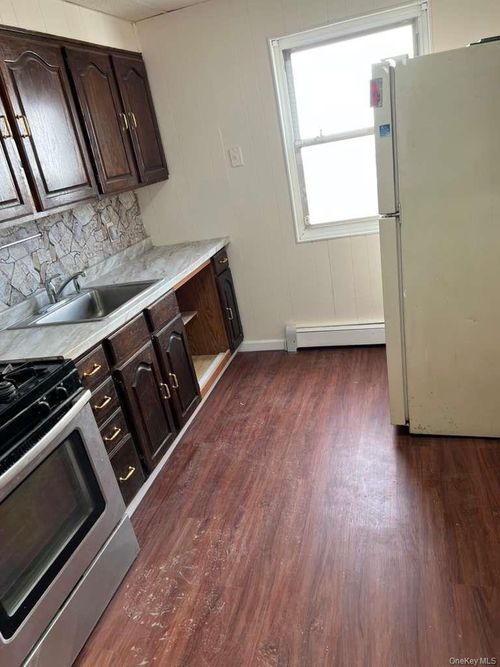 1-9033 197th St, Hollis, NY, 11423-2657 | Card Image