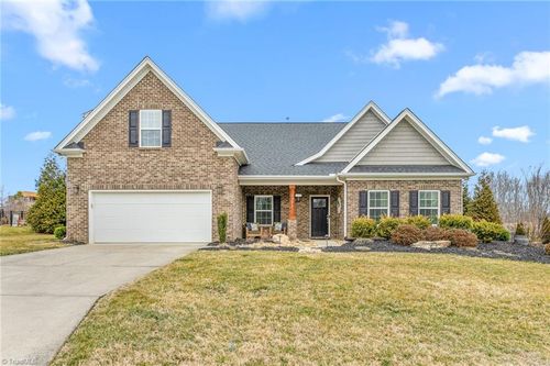 3305 Waterford Glen Ln, Clemmons, NC, 27012-9878 | Card Image