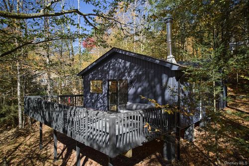 40 Overlook Rd, Woodbourne, NY, 12788-5669 | Card Image