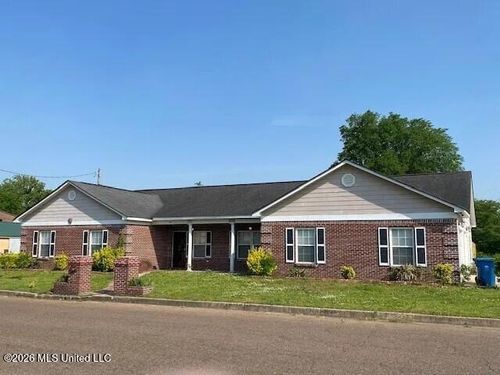 106 6th St, Clarksdale, MS, 38614-5630 | Card Image