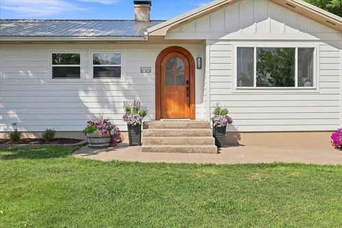 1015 E Warren St, Sundance, WY, 82729-5265 | Card Image