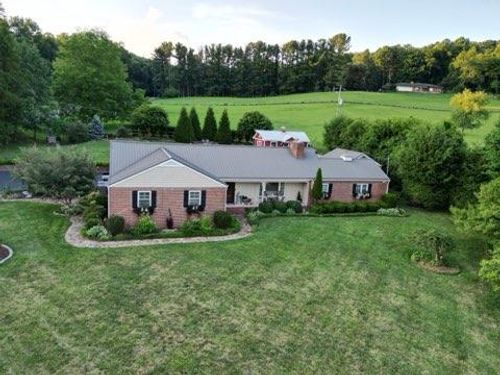 481 Wassona Dr, Marion, VA, 24354-4425 | Card Image