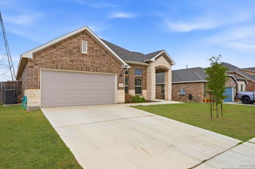 5122 Village Grn, Universal City, TX, 78148 | Card Image