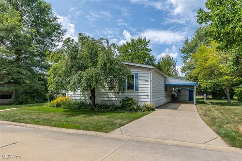 11 Dogwood Ln, Olmsted Twp, OH, 44138-2969 | Card Image