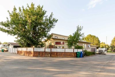 202 Jerry Potts Blvd W, House detached with 4 bedrooms, 2 bathrooms and 4 parking in Lethbridge AB | Image 3