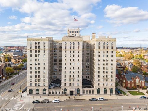 1107-15 E Kirby St, Detroit, MI, 48202-4033 | Card Image