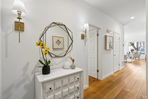 121 Eucalyptus Knoll Street, Mill Valley, CA, 94941 | Card Image