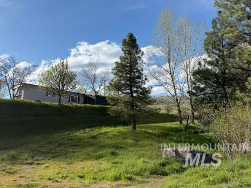 140 Brownlee Loop Rd, Horseshoe Bend, ID, 83629 | Card Image