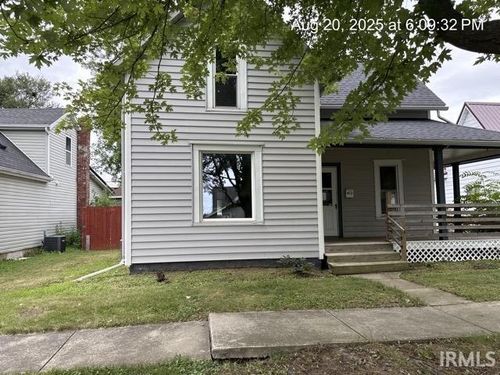 812 E 9th St, Auburn, IN, 46706-2428 | Card Image