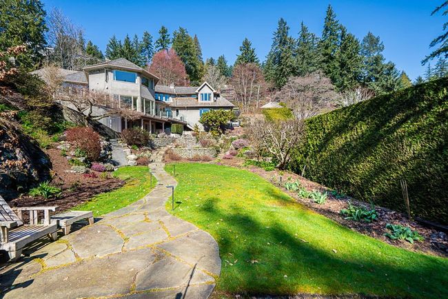4660 S Piccadilly, House other with 5 bedrooms, 5 bathrooms and 3 parking in West Vancouver BC | Image 32